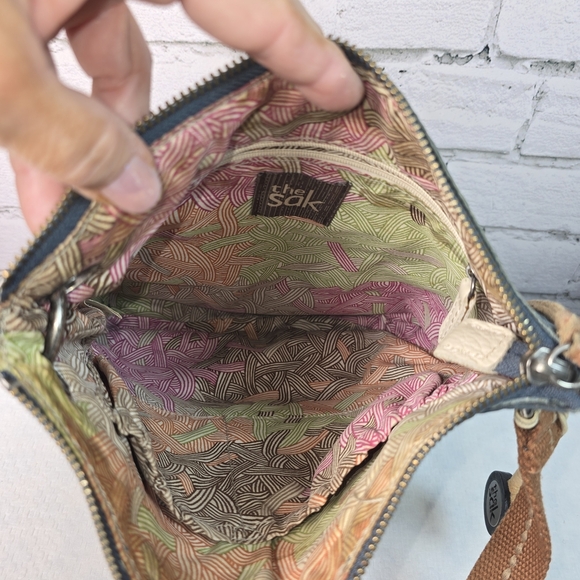 The Sak Cream and Brown Crossbody Bag With Green Navy Acceny - Picture 8 of 8